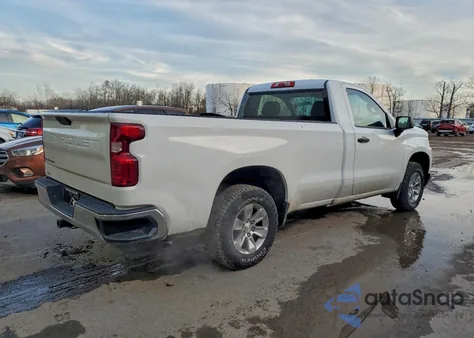 2021 Chevrolet Silverado C1500 z USA, uszkodzony, nr VIN 3GCNWAEF6MG332145